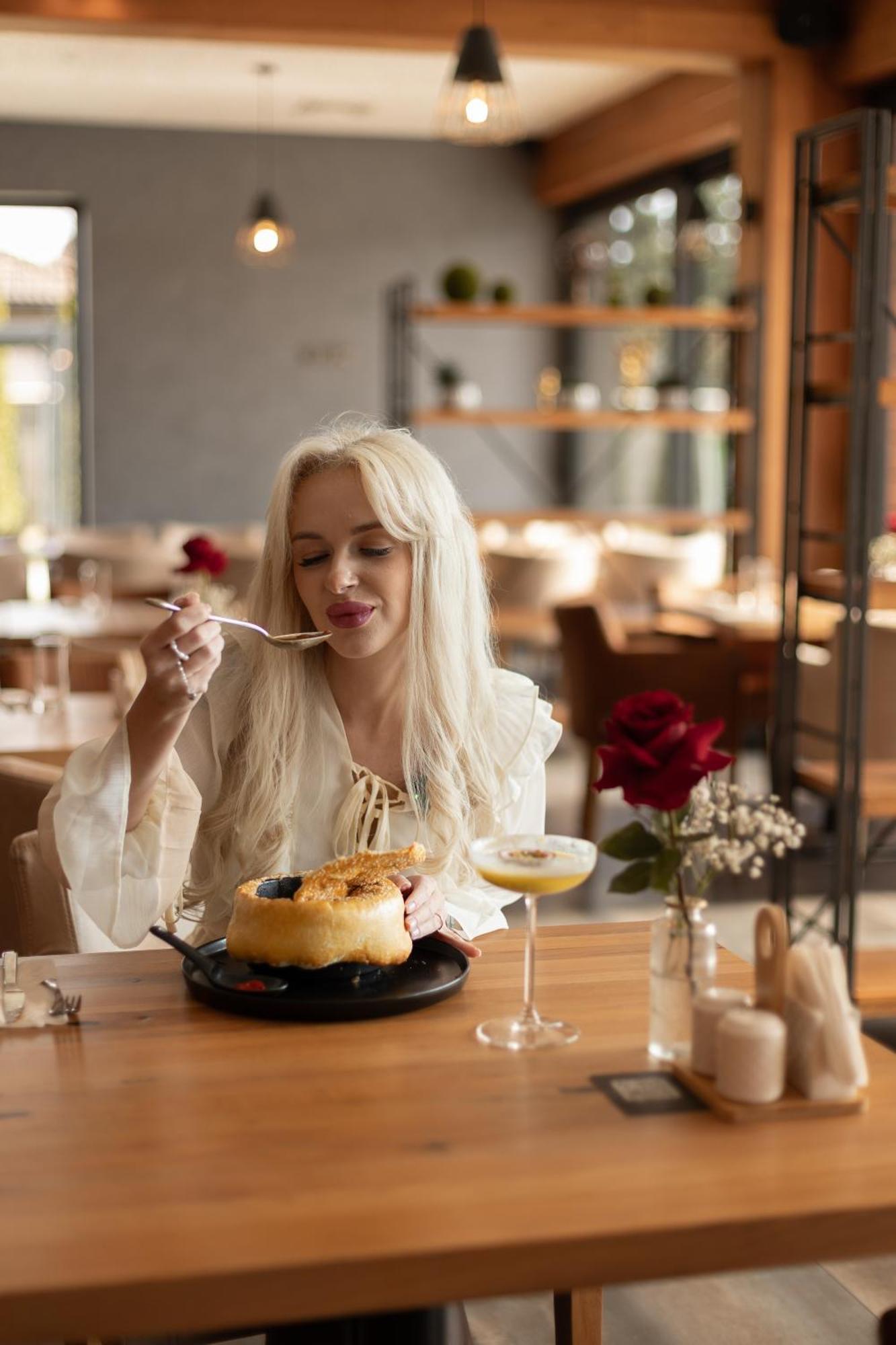 Gazda Hotel&Restaurant - Self Chek-In Jesenice  外观 照片