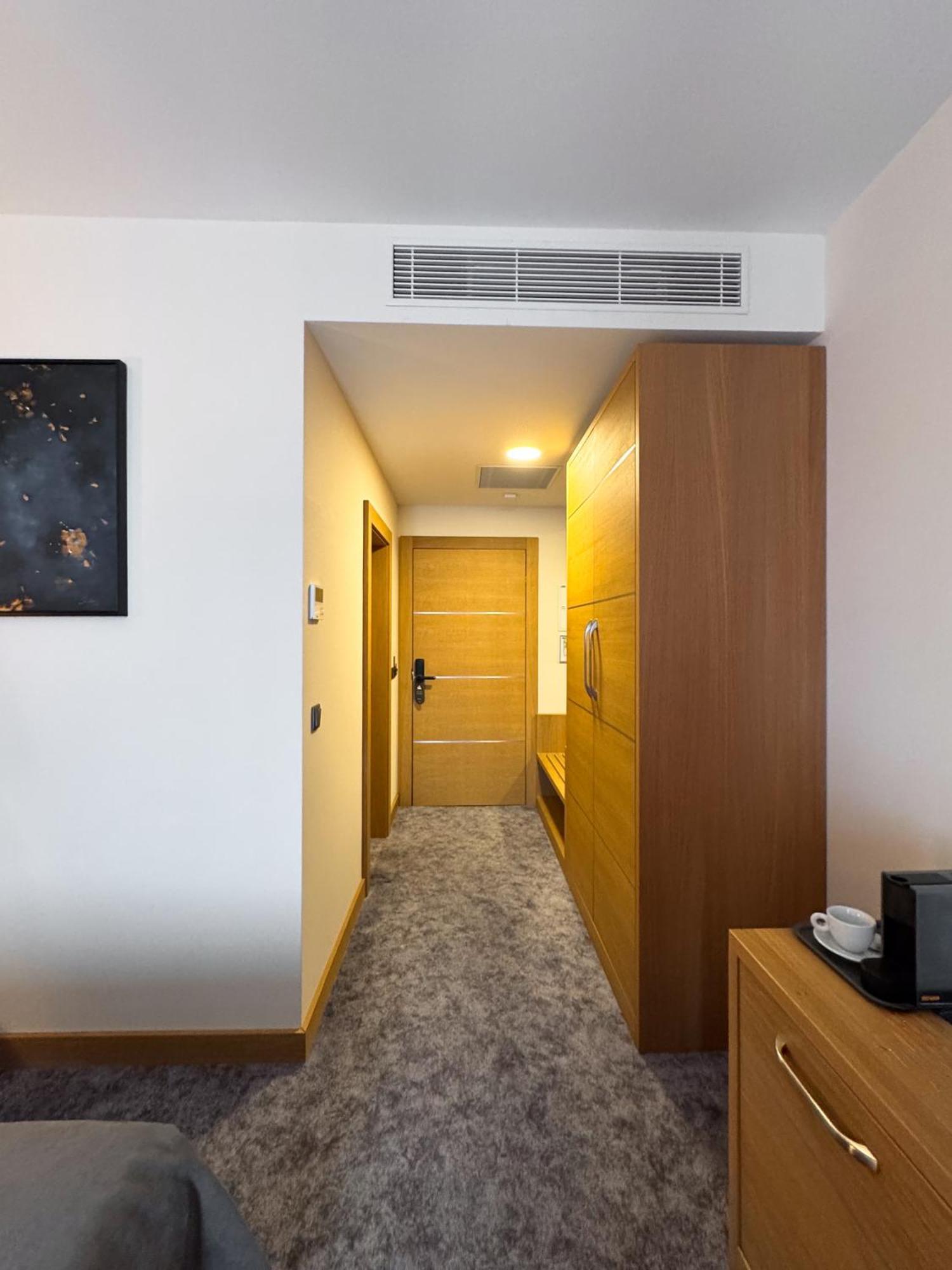 Gazda Hotel&Restaurant - Self Chek-In Jesenice  外观 照片